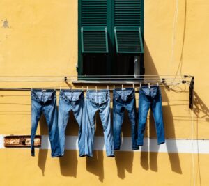 Photo stretching jeans